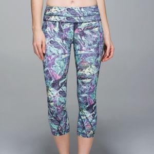 Lululemon Run: Inspire Crop II